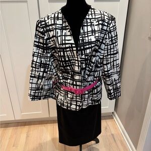 Tahari by Arthur Levine - Black and White Patterned Blazer & suit W Pink Belt.